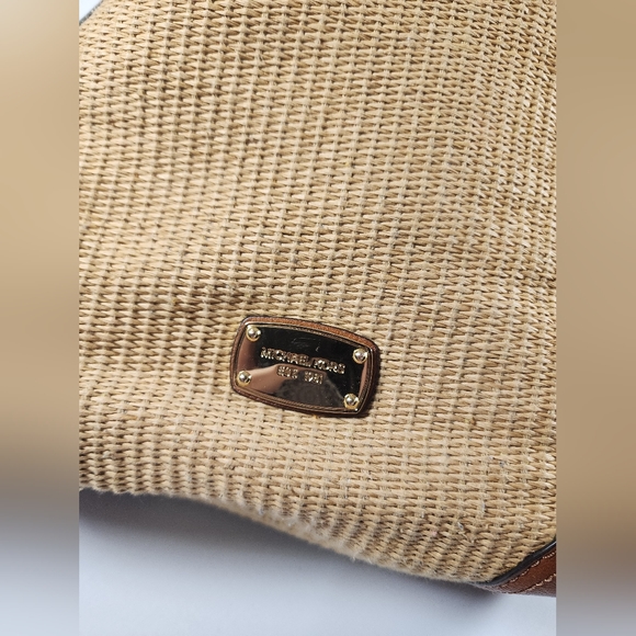 Michael Kors basket weave shoulder bag - Picture 7 of 9